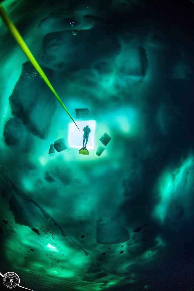Мировой рекорд по глубине погружения под лед