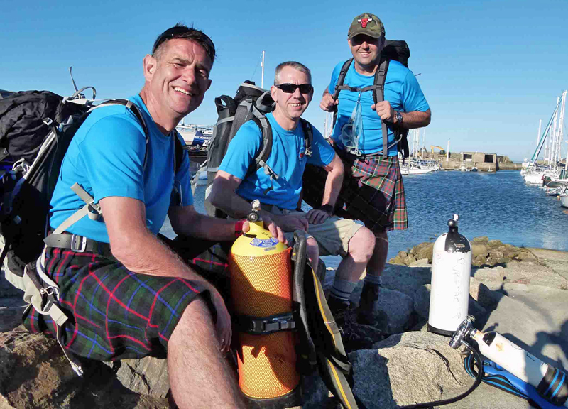 Трое дайверов из Шотландии успешно прошли «Испытание трех озер»