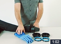 Установка сухих перчаток на мягкие манжеты (шаг 2)